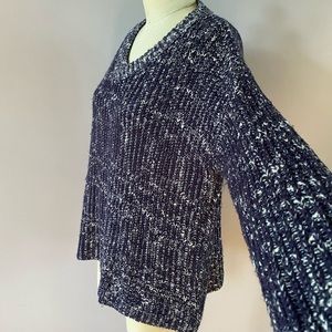 Loose fitting Tobi Sweater